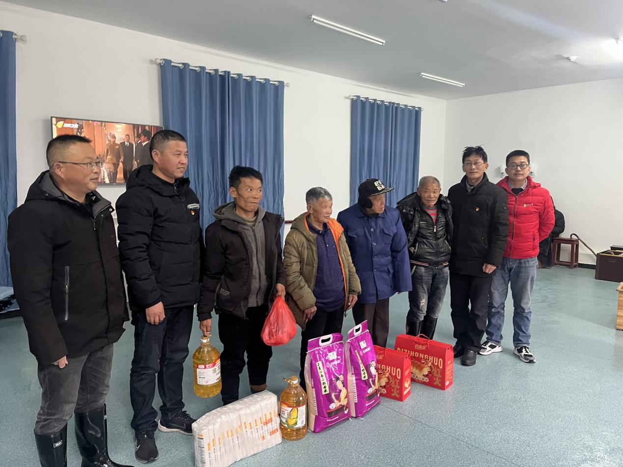 縣自來水公司黨支部開展“走進(jìn)敬老院關(guān)愛老人”主題黨日活動(dòng)